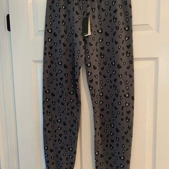 Monrow Leopard Heart sweatpants - Picture 3 of 5